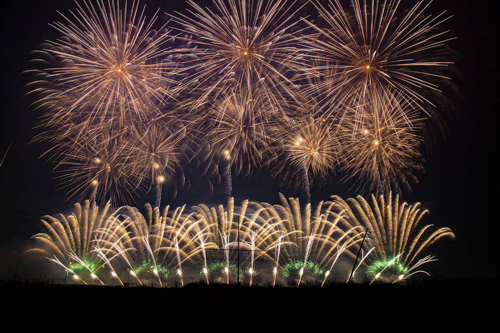 瀏陽煙花助陣阜新百年國際賽道城冠軍之夜